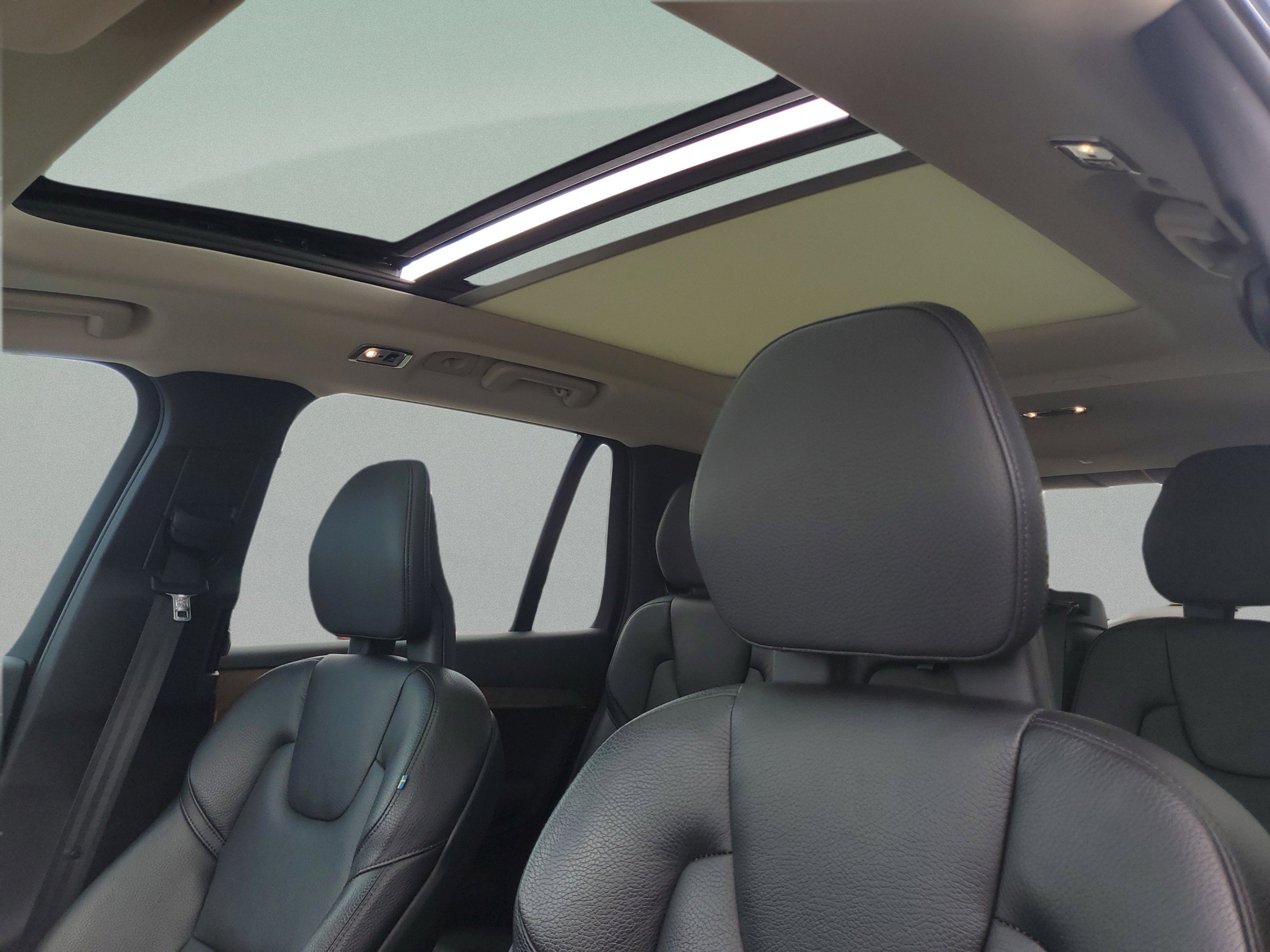 2021 Volvo XC90 Momentum
