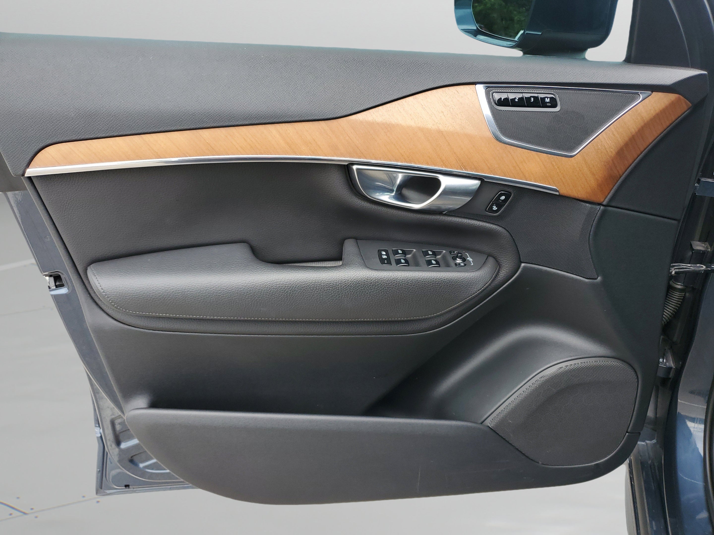 2021 Volvo XC90 Momentum