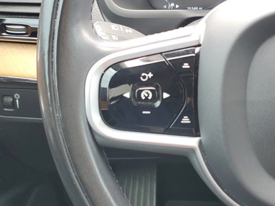 2021 Volvo XC90 Momentum