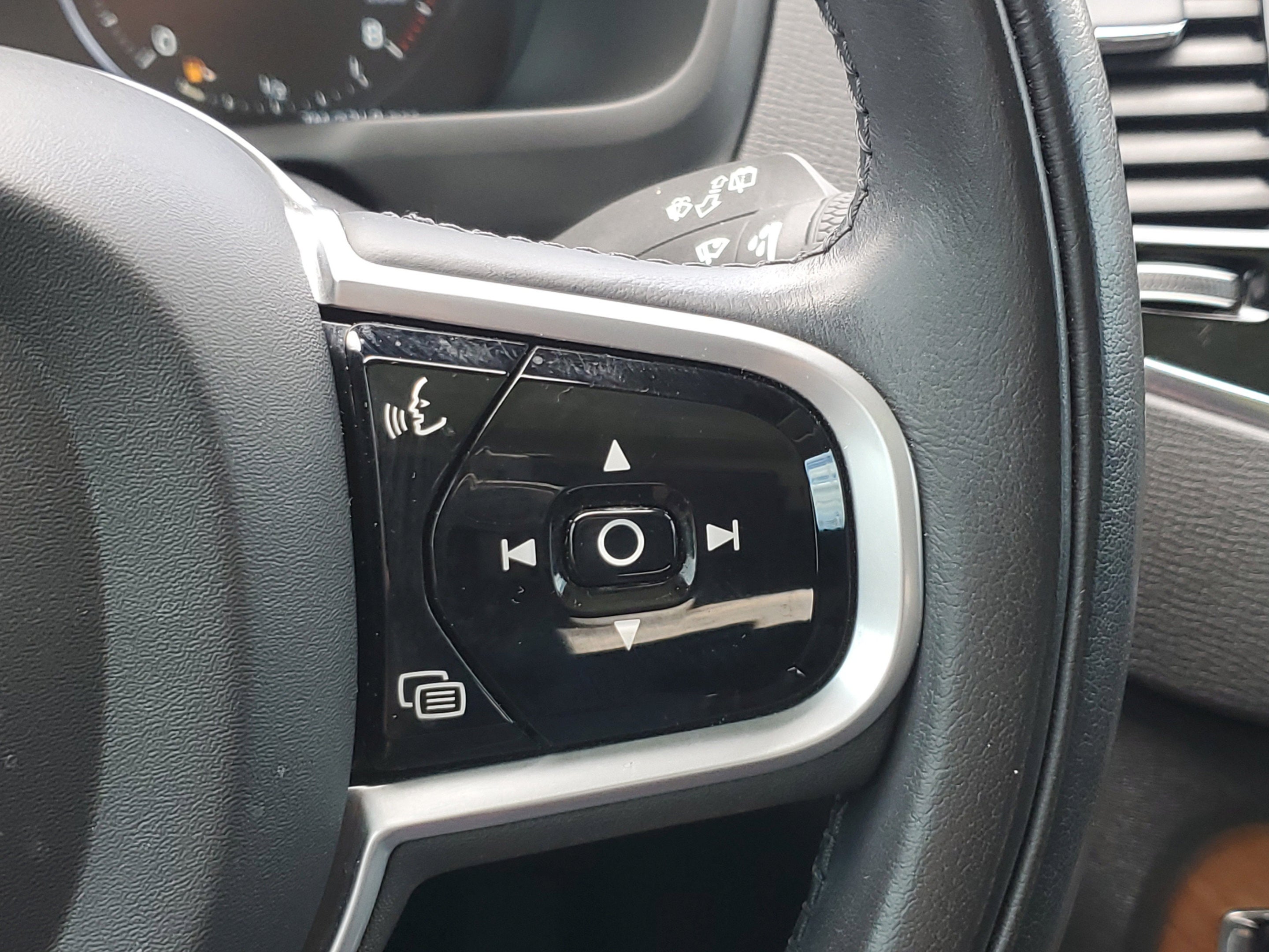 2021 Volvo XC90 Momentum