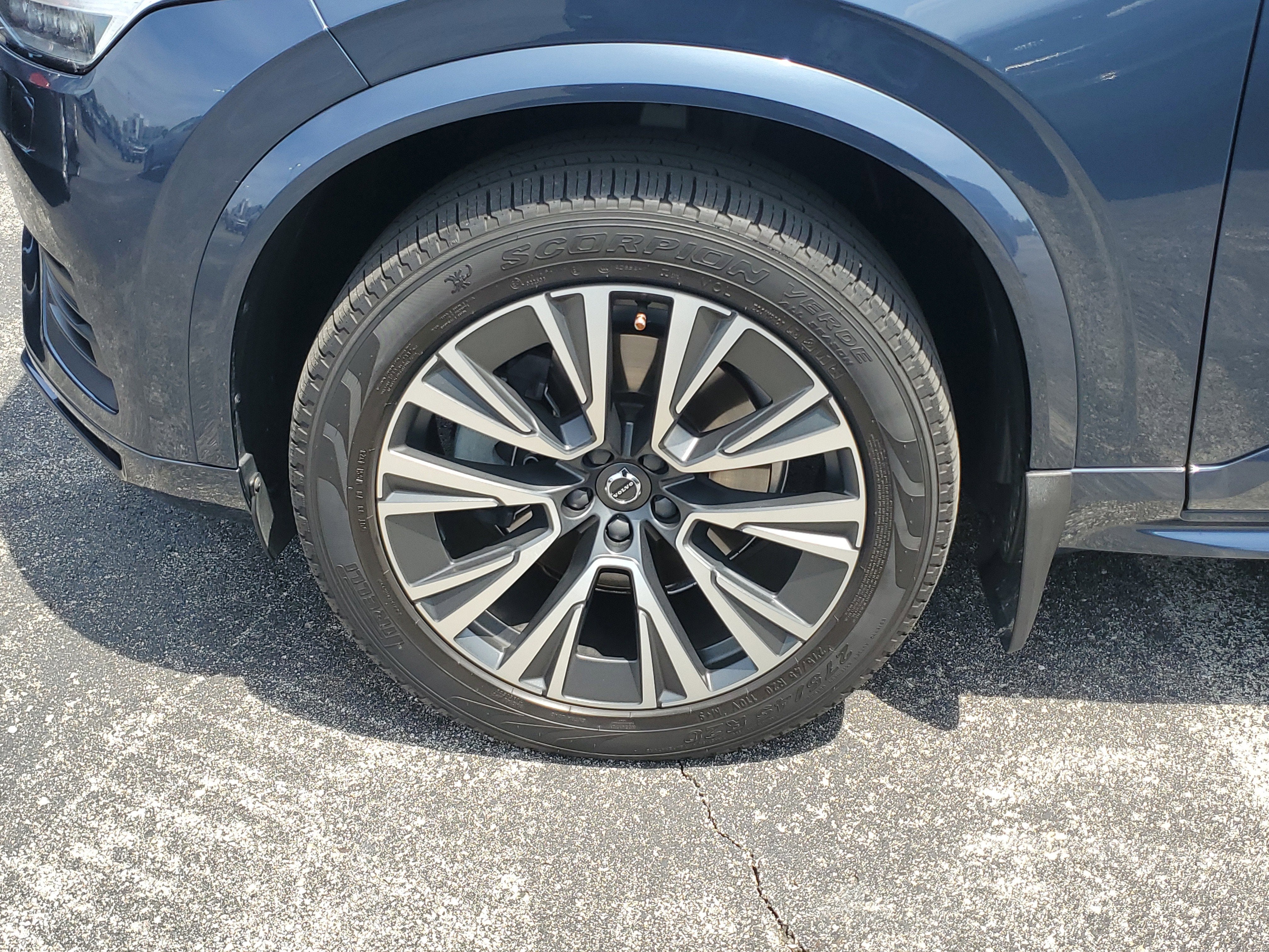 2021 Volvo XC90 Momentum