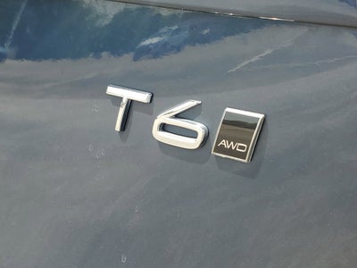 2021 Volvo XC90 Momentum