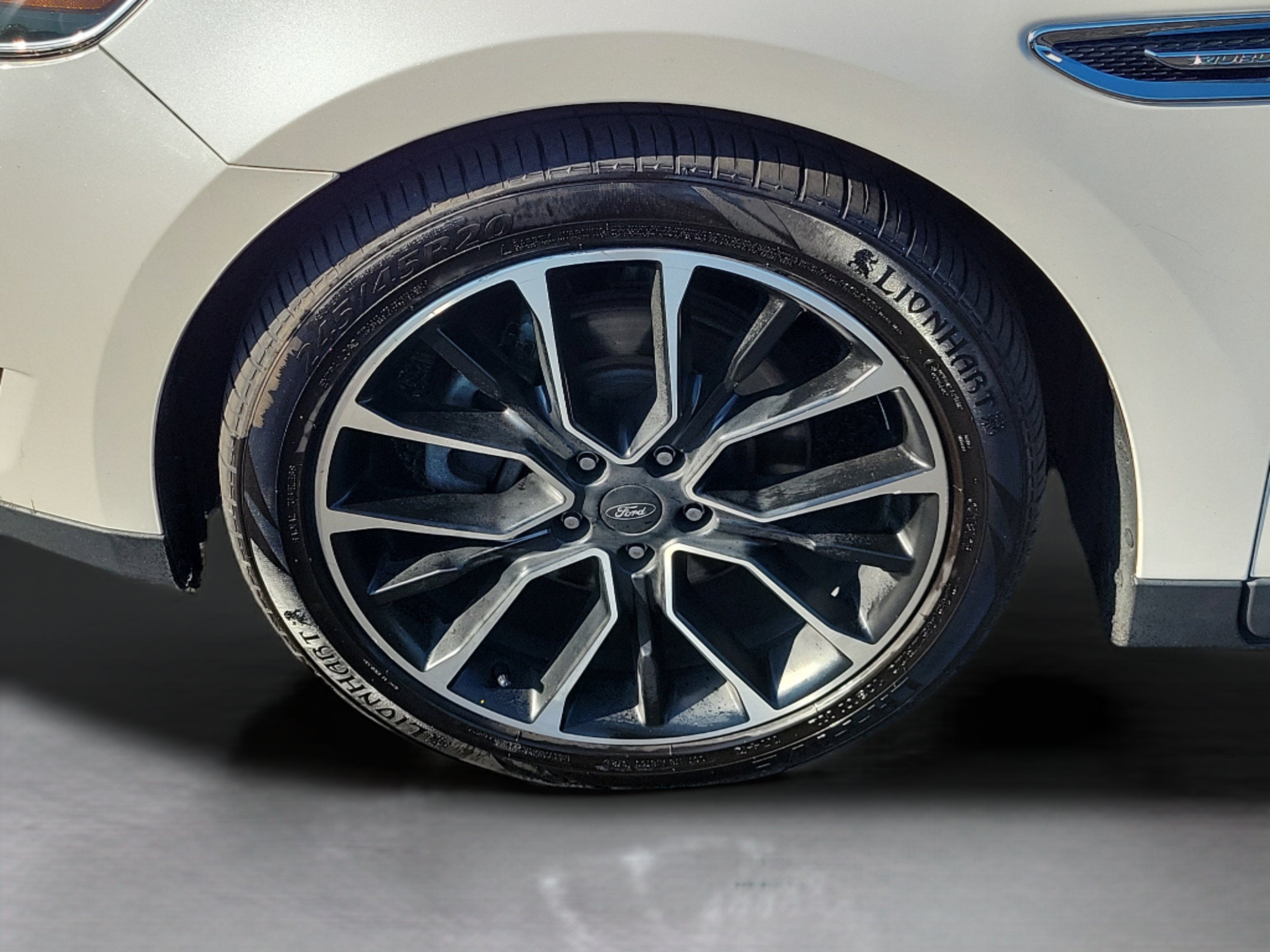 2018 Ford Taurus SEL