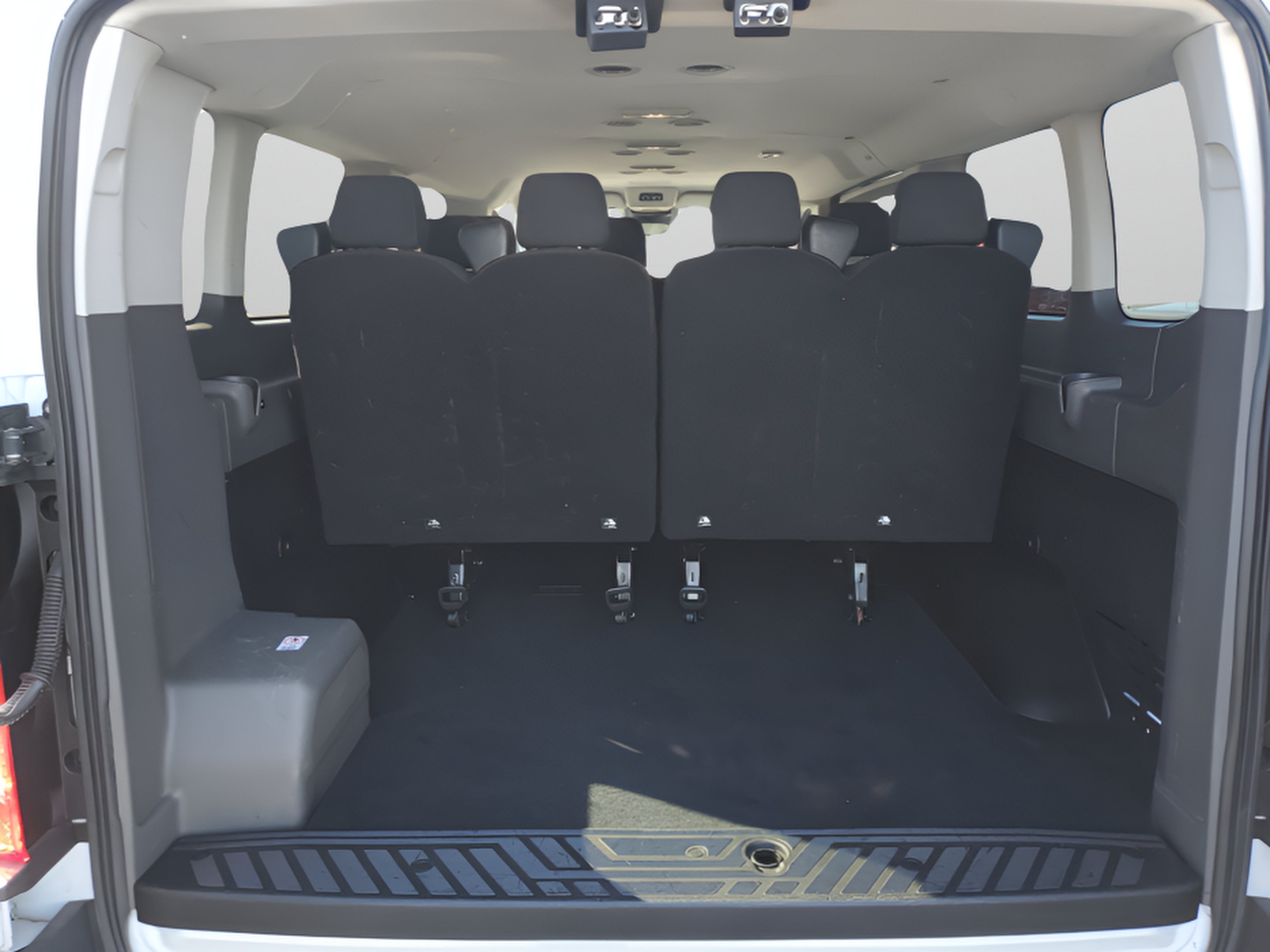 2023 Ford Transit Passenger Wagon XLT