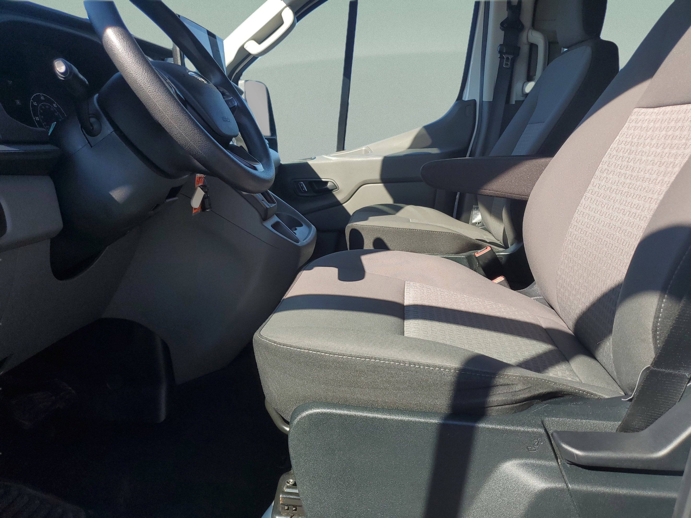 2023 Ford Transit Passenger Wagon XLT