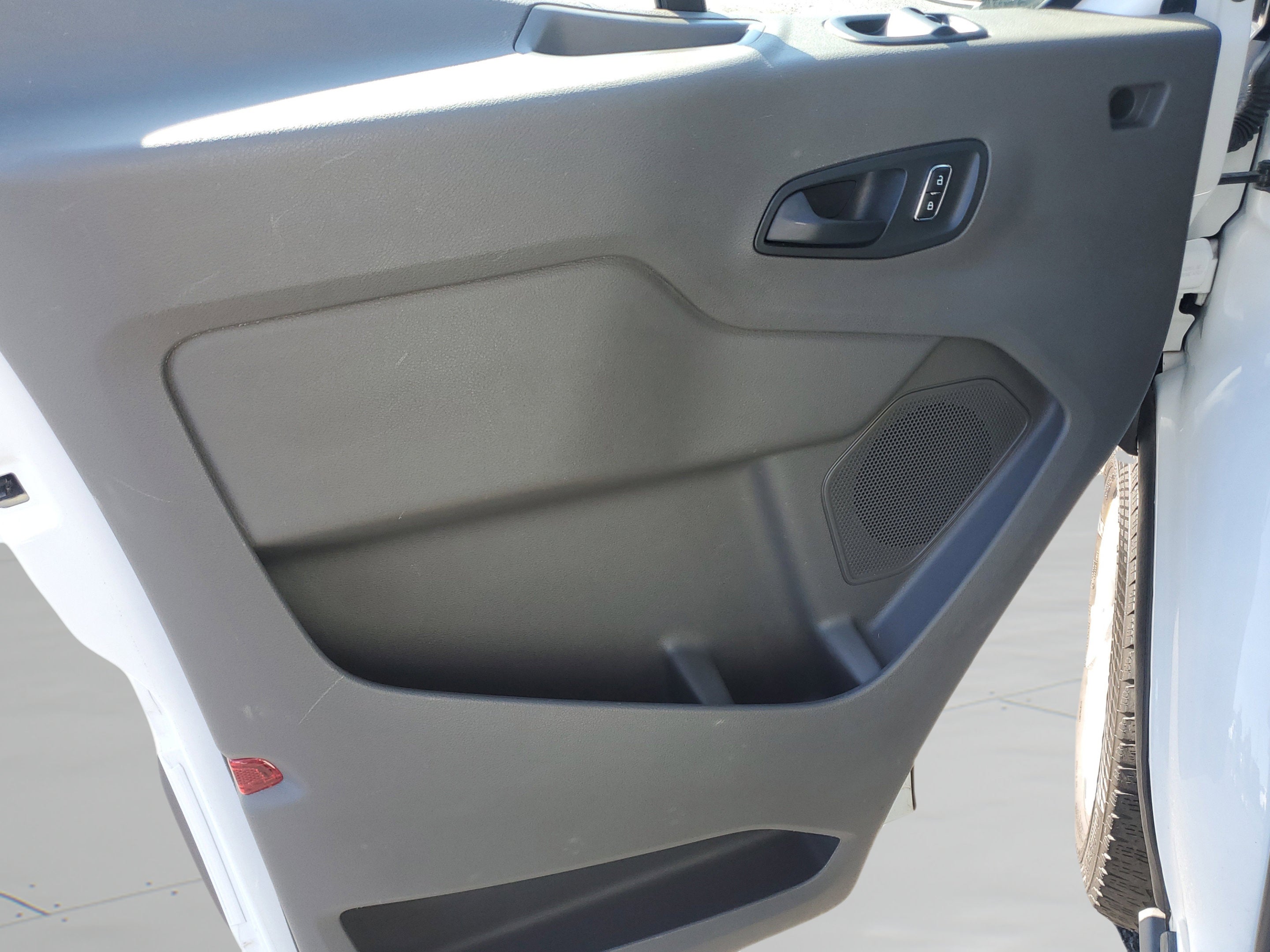 2023 Ford Transit Passenger Wagon XLT