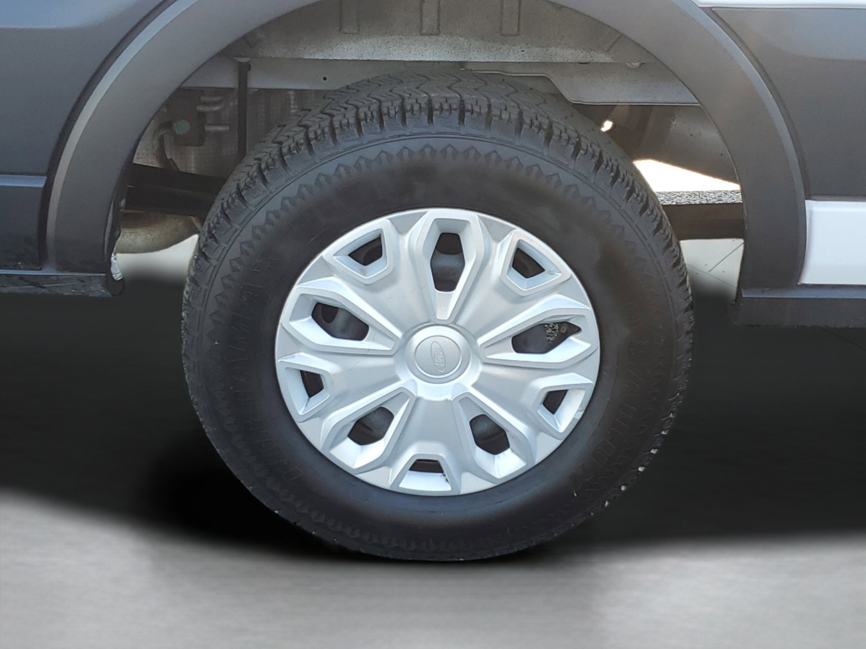 2023 Ford Transit Passenger Wagon XLT