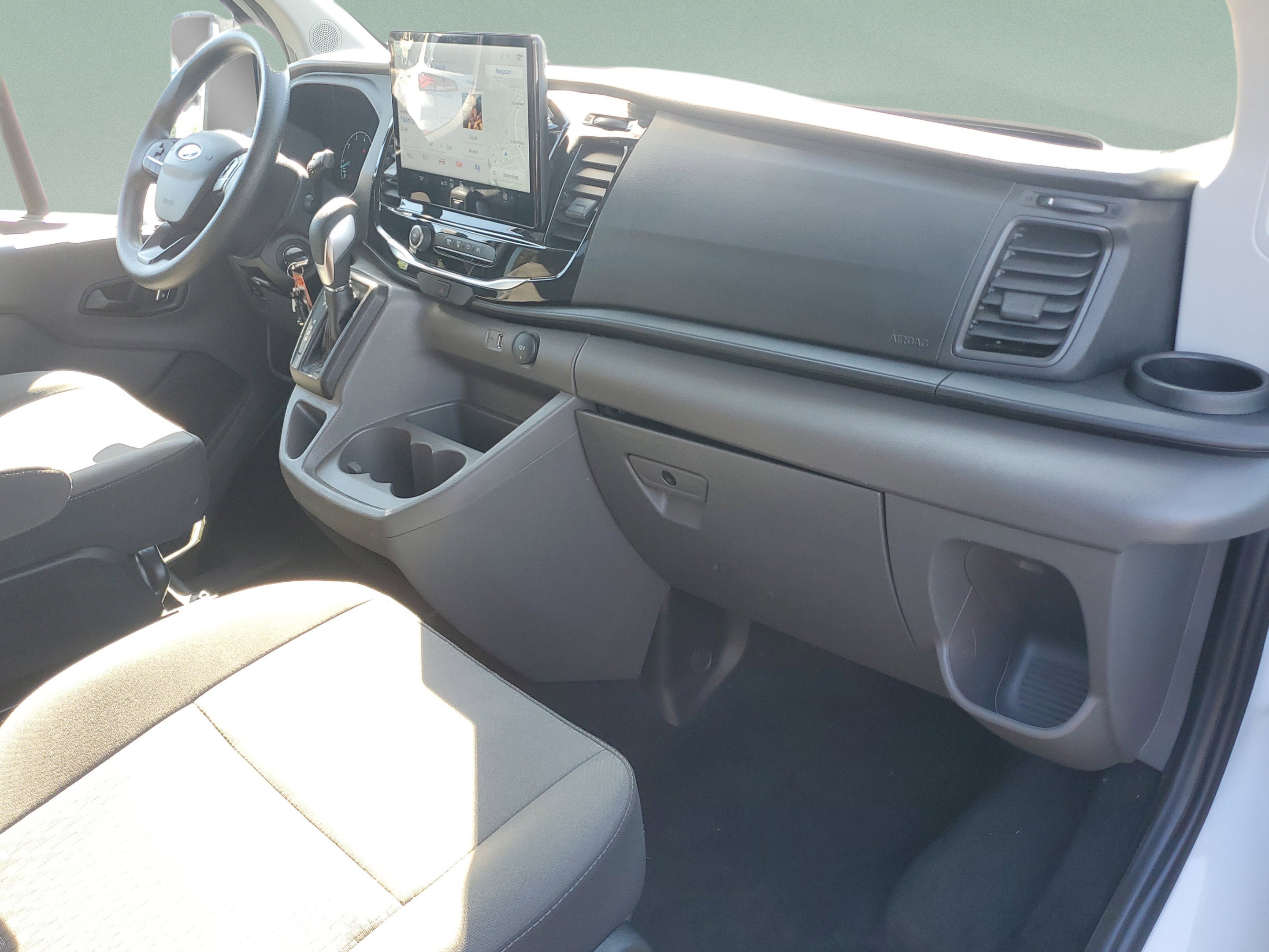 2023 Ford Transit Passenger Wagon XLT