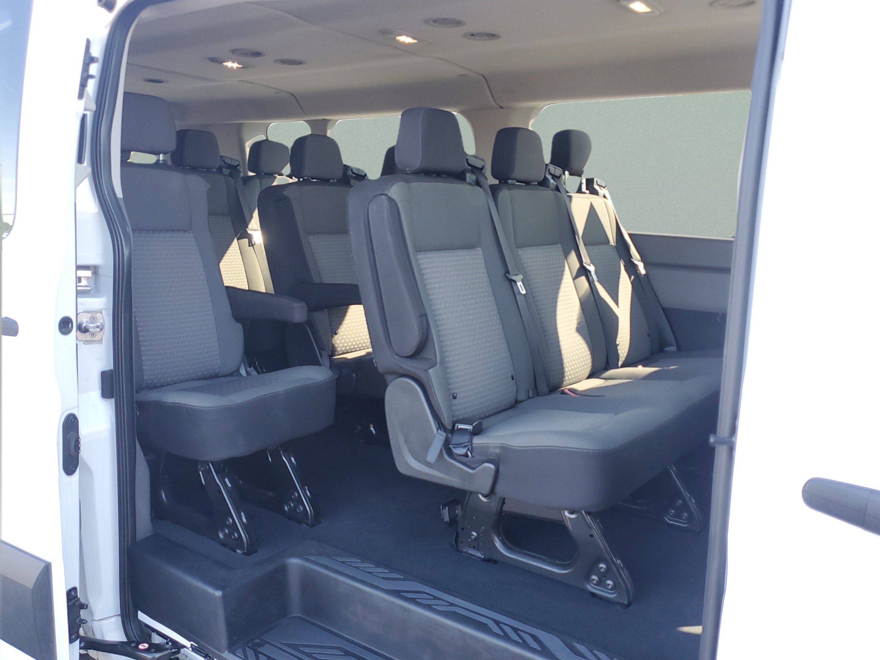2023 Ford Transit Passenger Wagon XLT