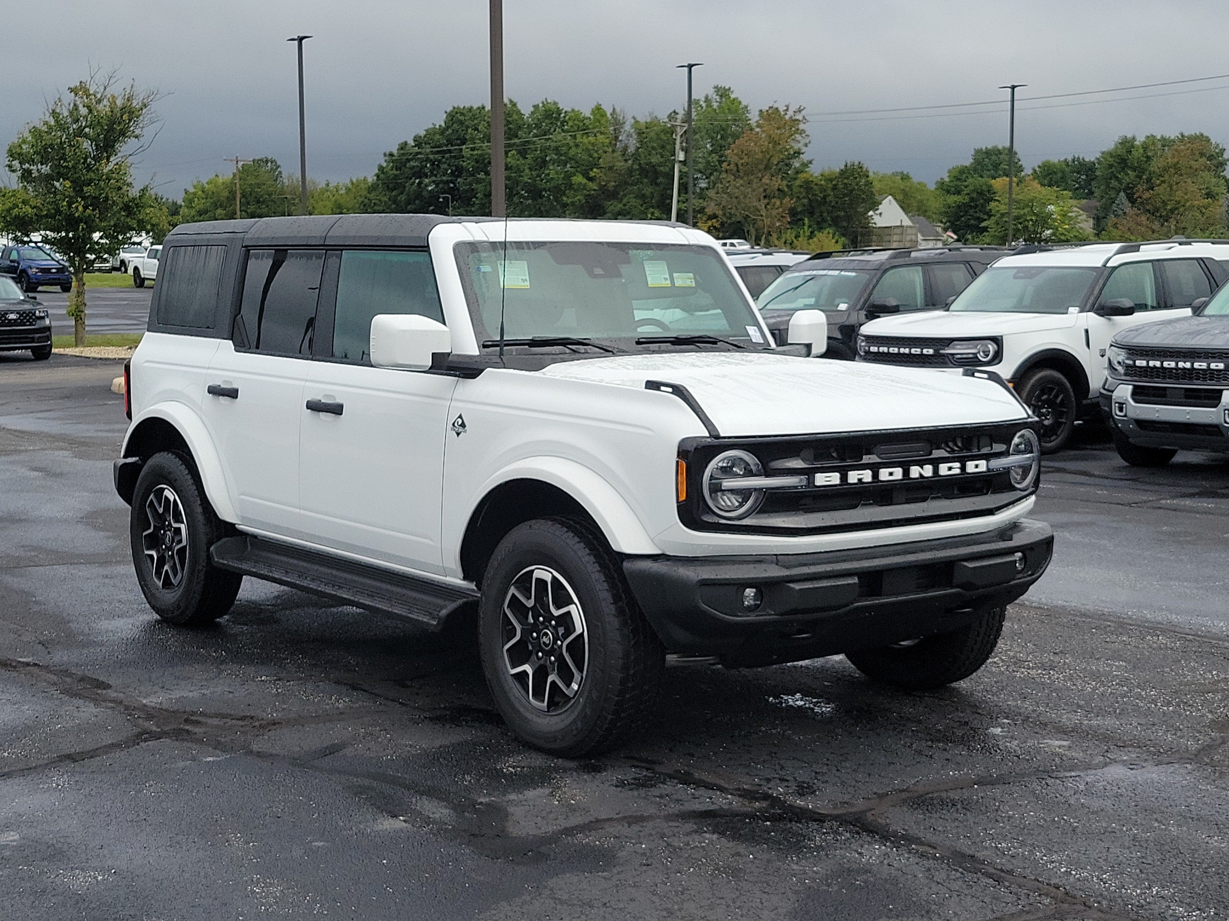 2026 Ford Bronco Outer Banks
