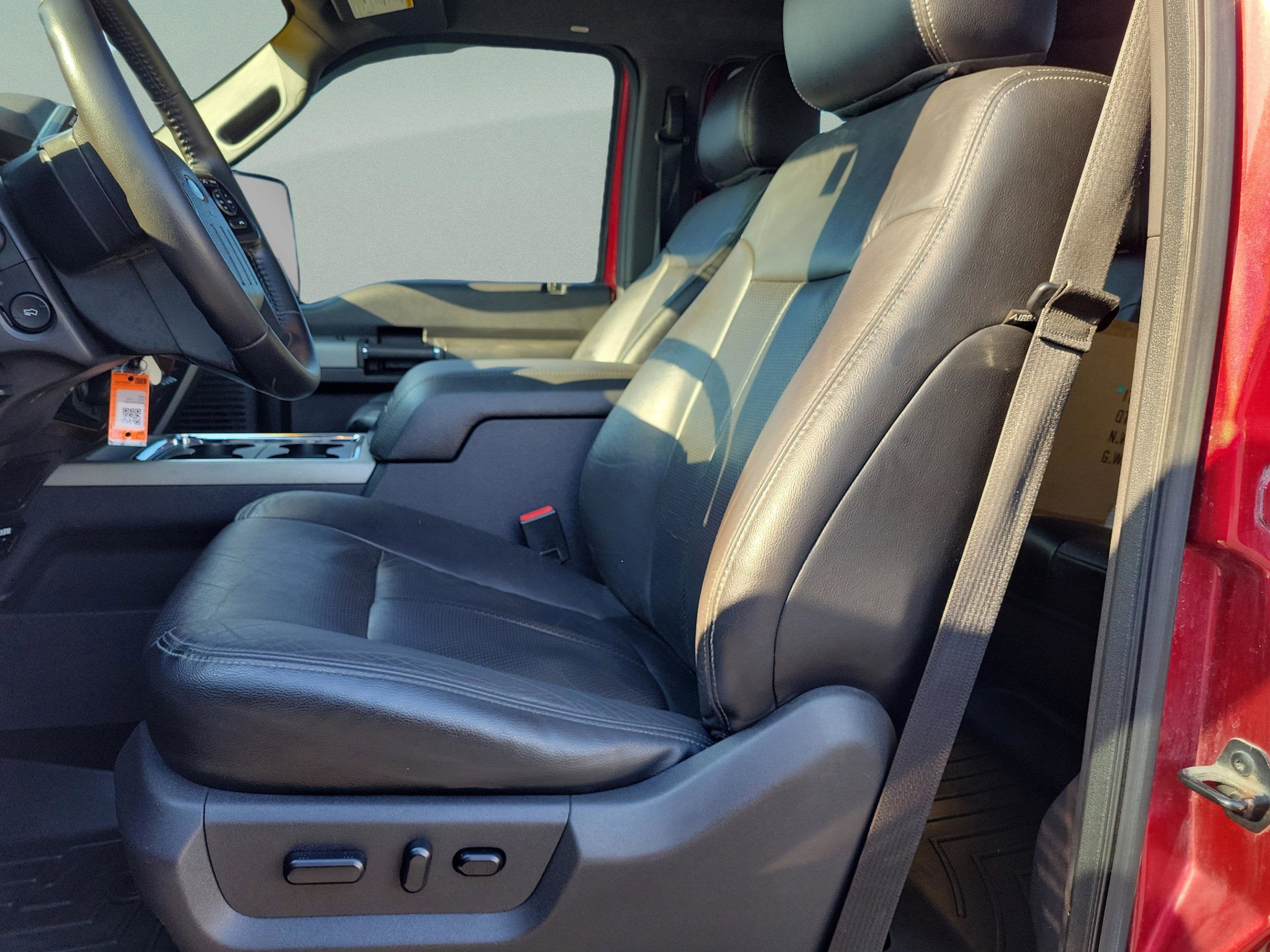2015 Ford Super Duty F-250 SRW Lariat