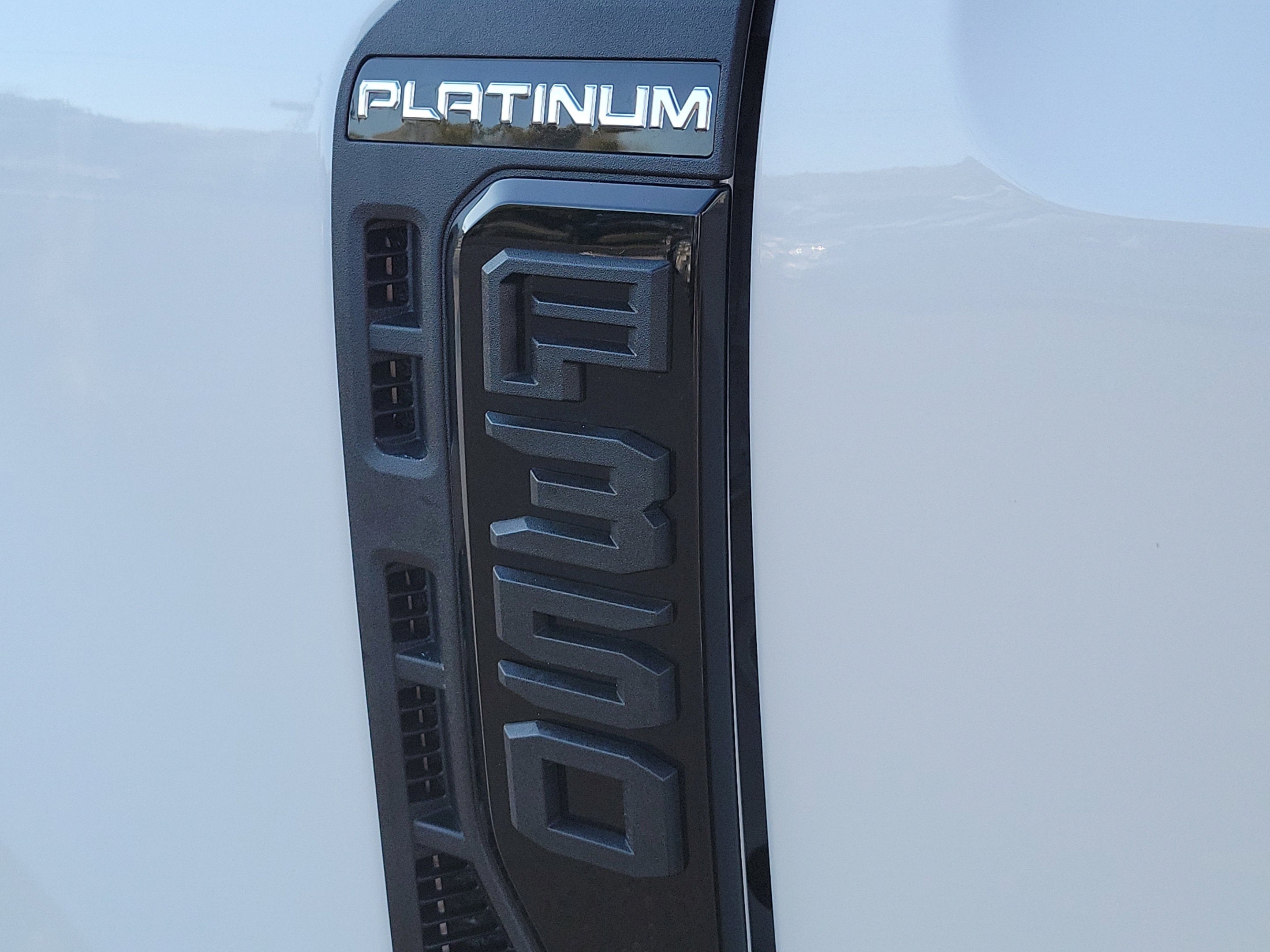2026 Ford Super Duty F-350 SRW Platinum