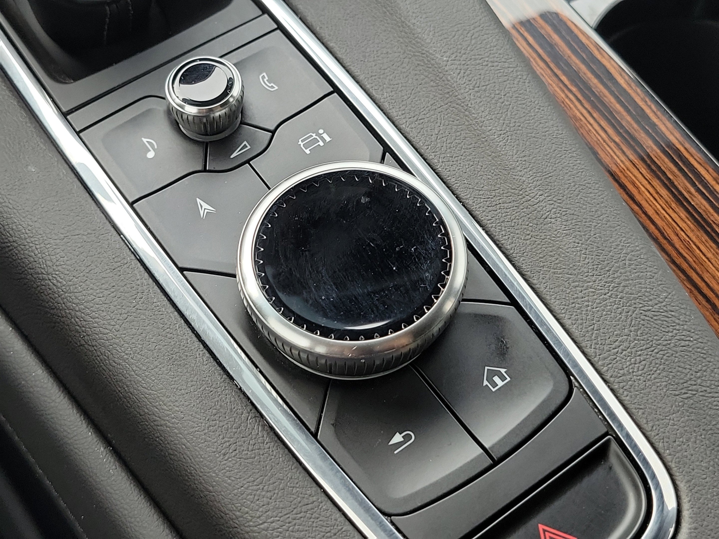 2024 Cadillac Escalade 4WD Luxury