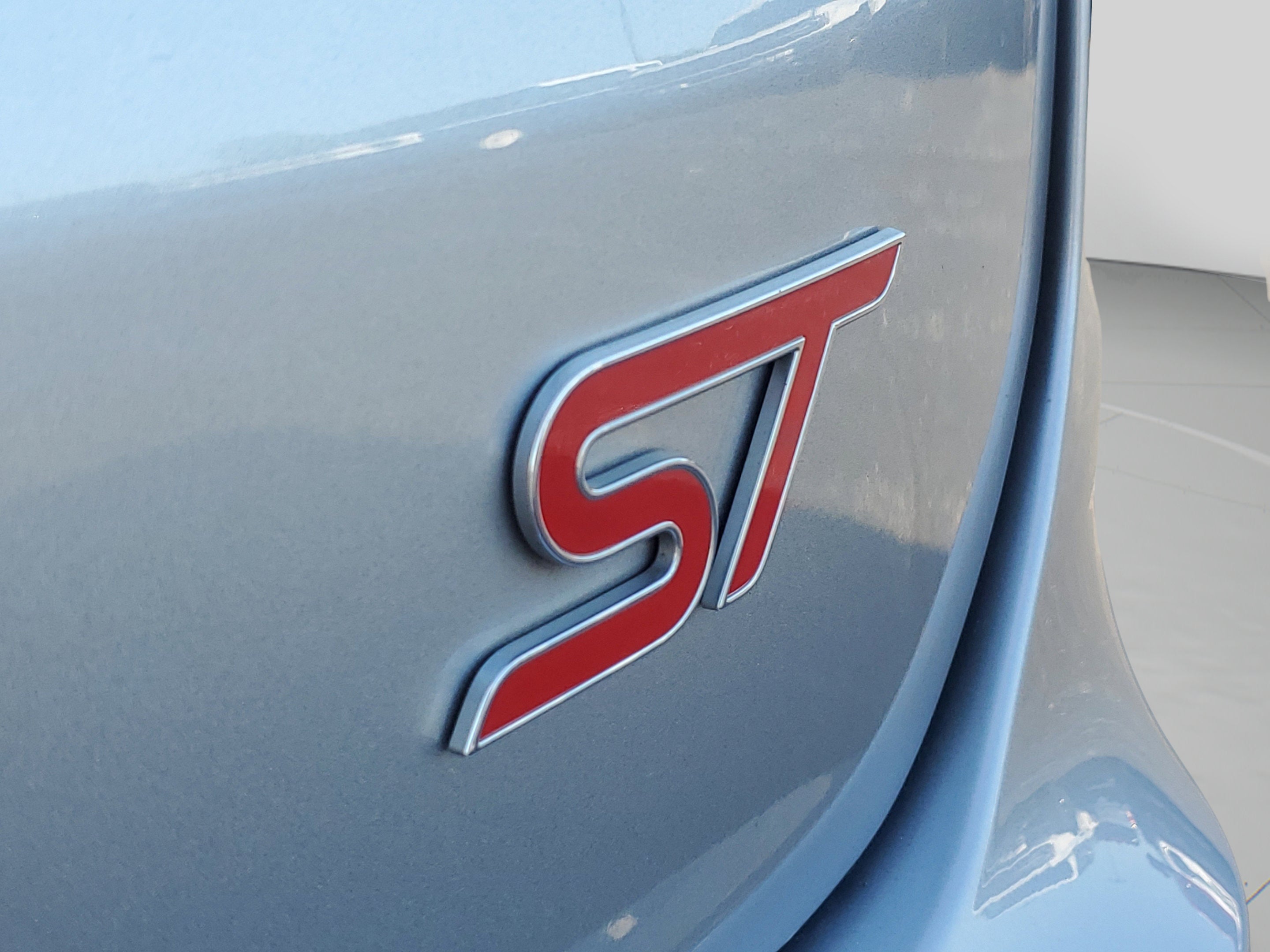 2022 Ford Edge ST