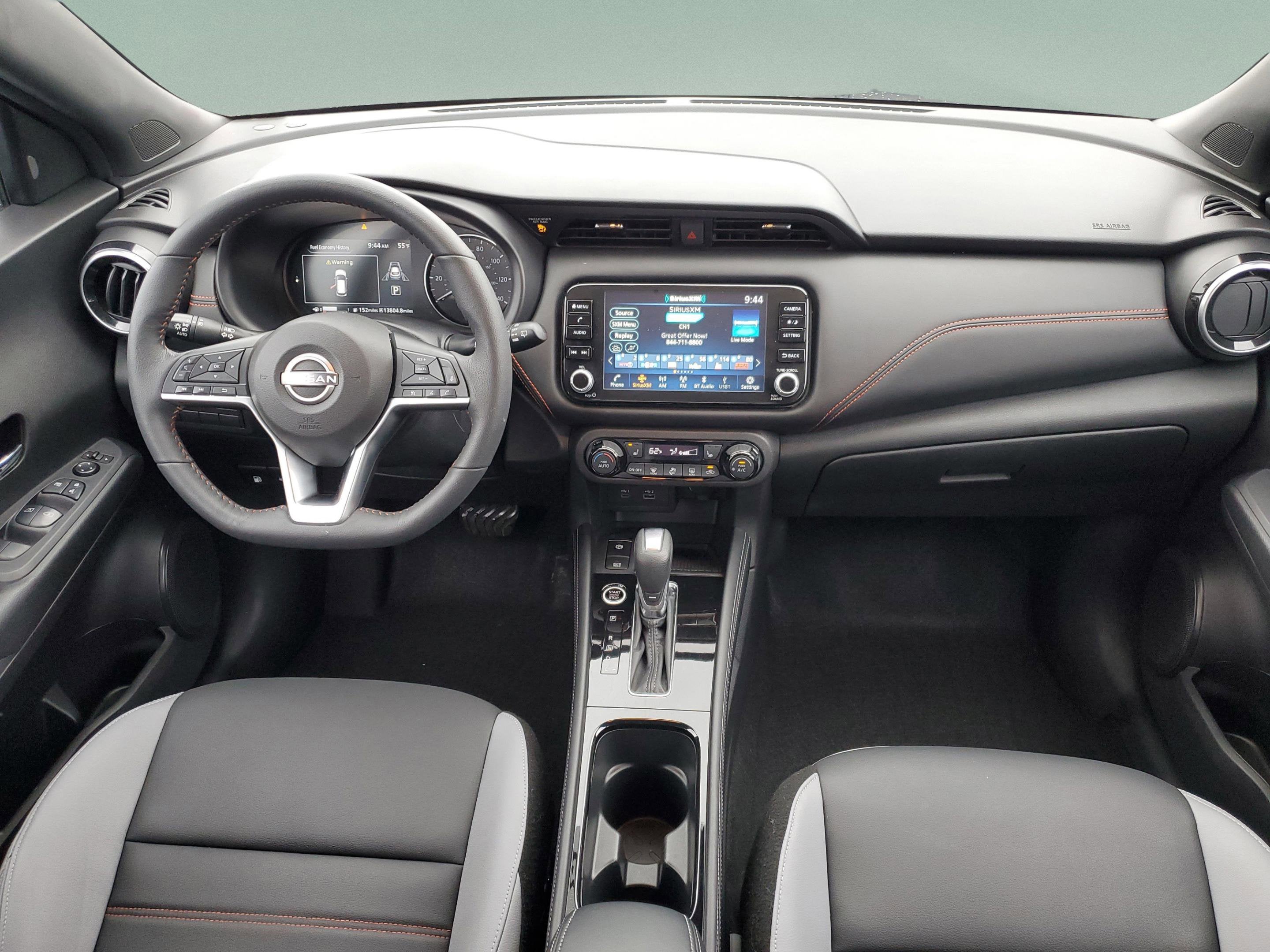 2023 Nissan Kicks SR