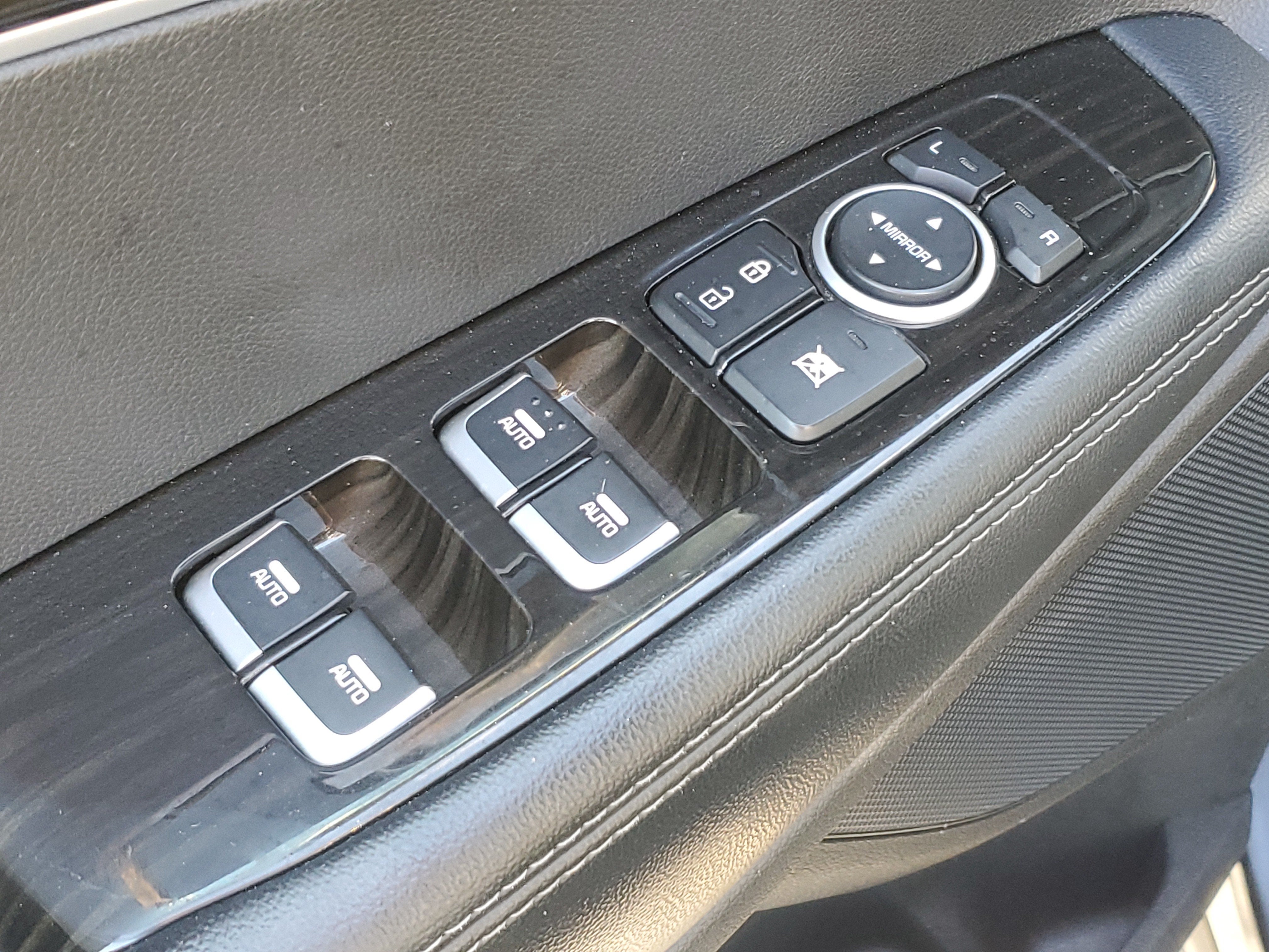 2019 Kia Sorento S V6