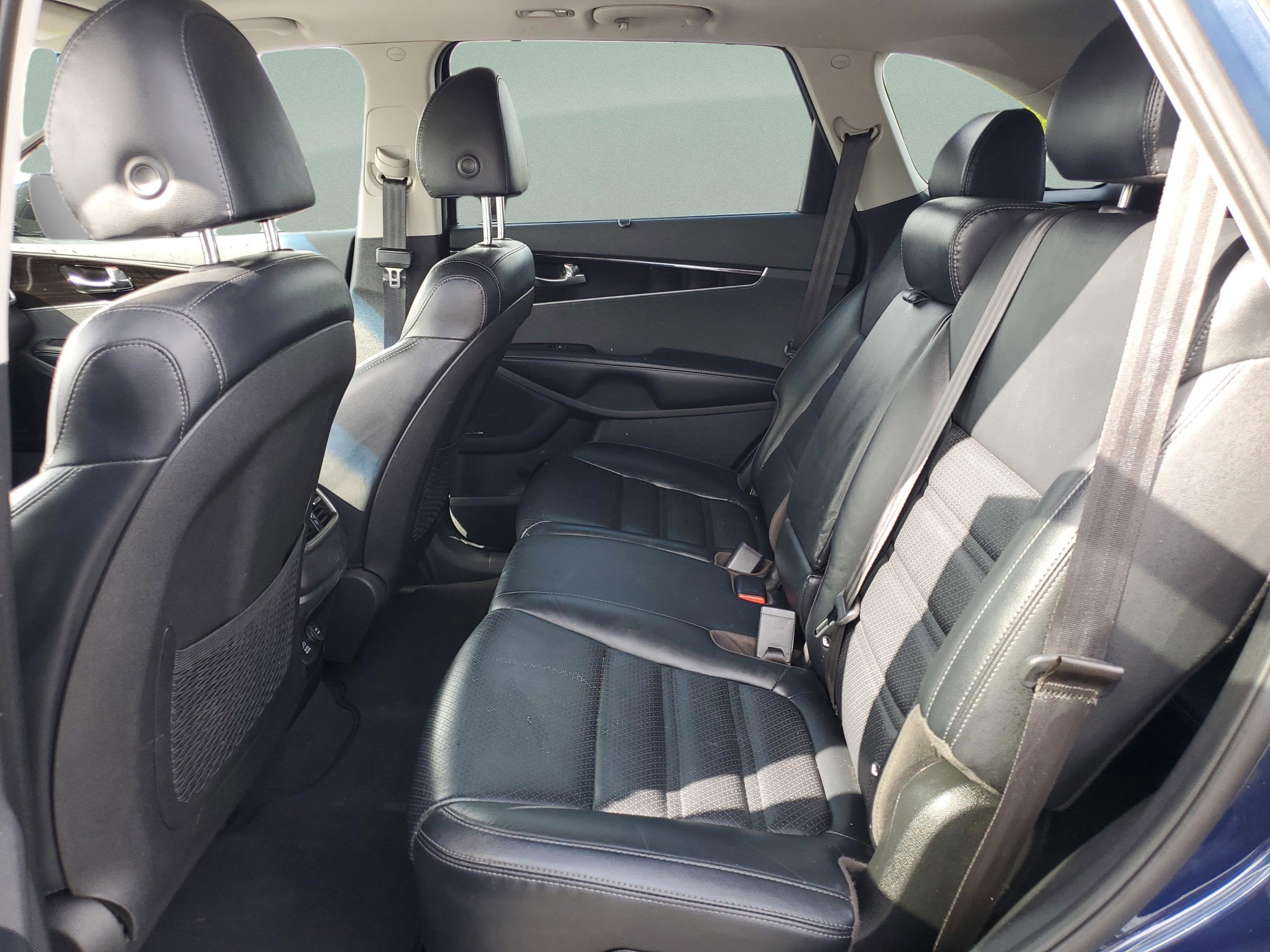 2019 Kia Sorento EX V6