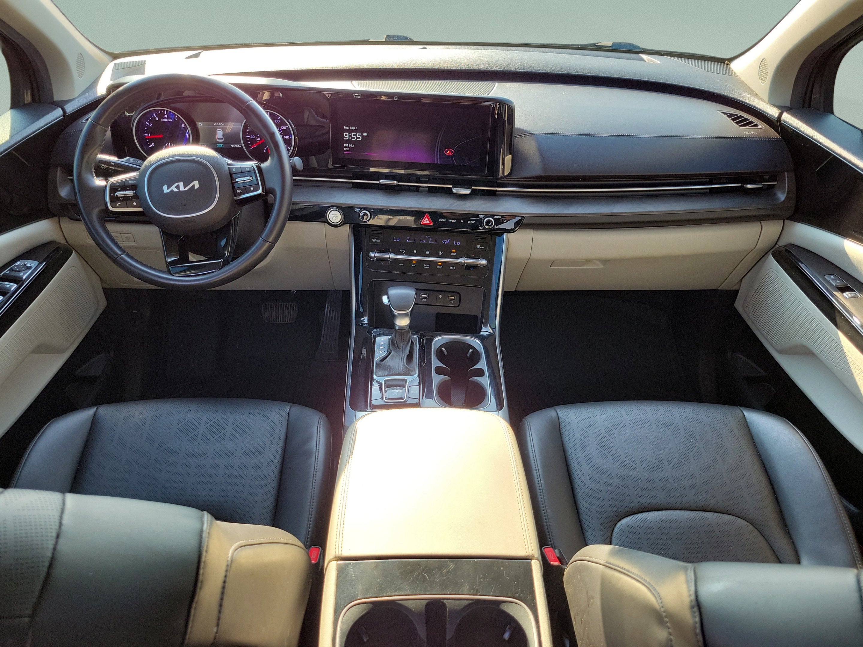 2023 Kia Carnival EX