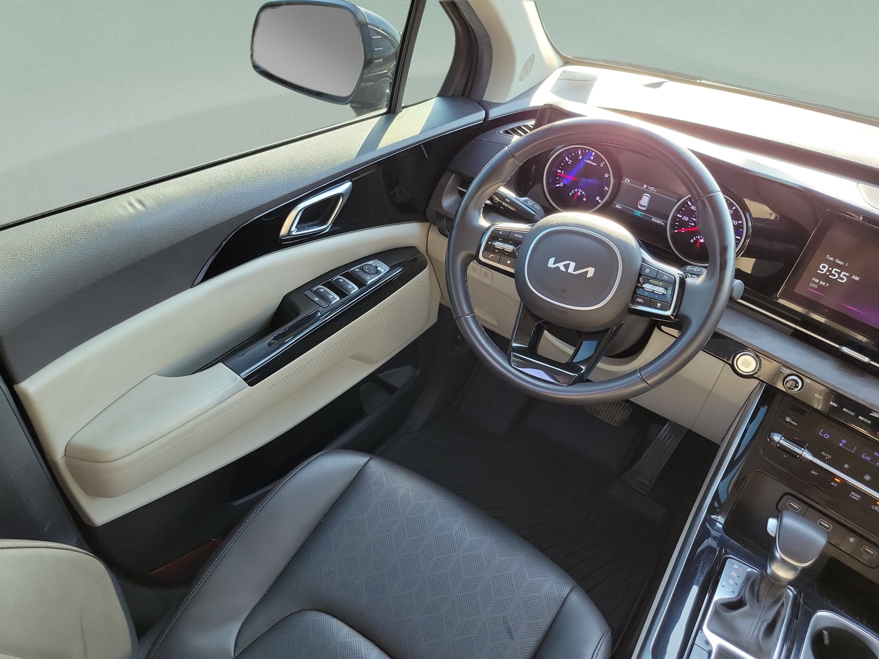 2023 Kia Carnival EX