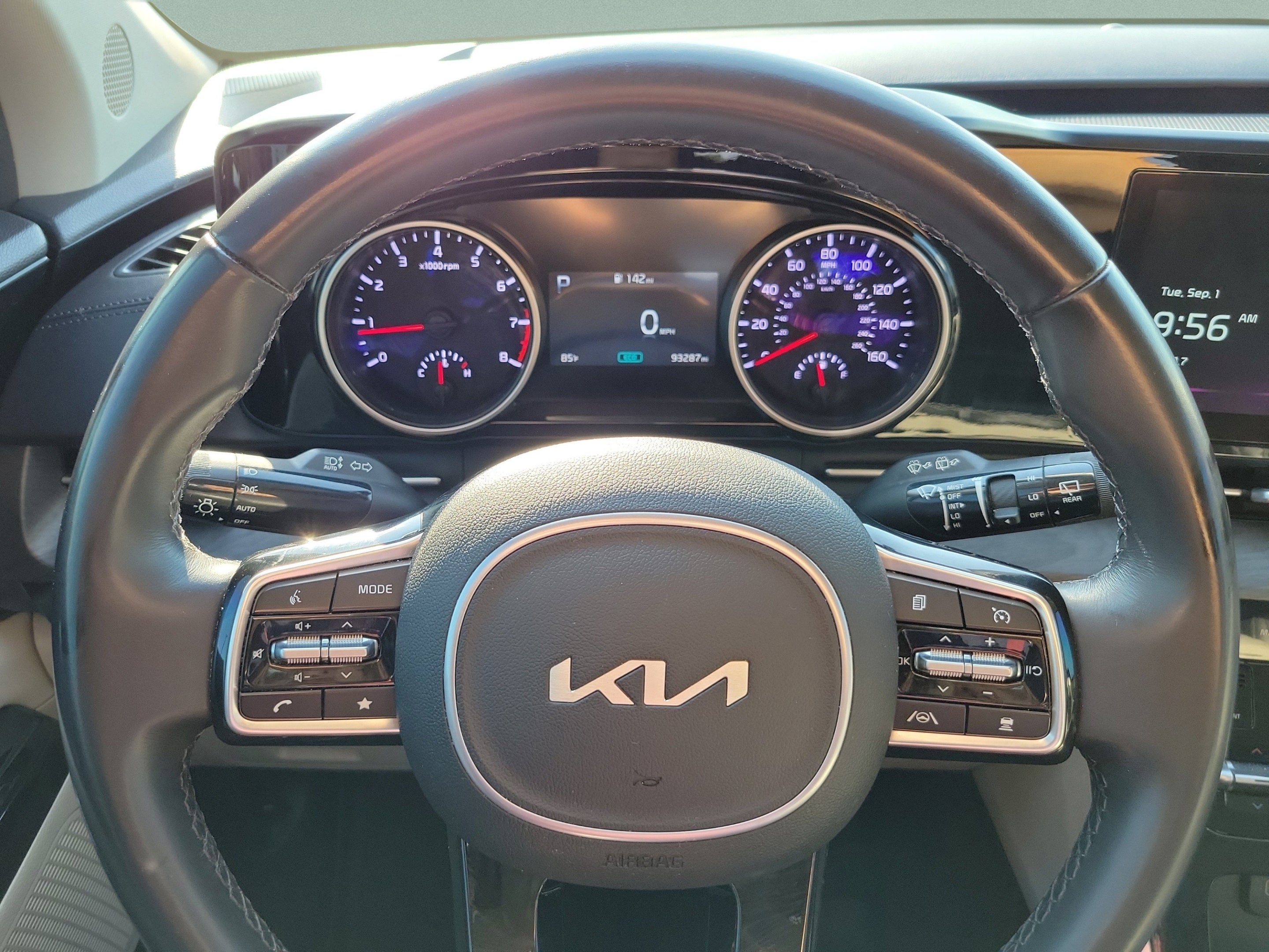 2023 Kia Carnival EX