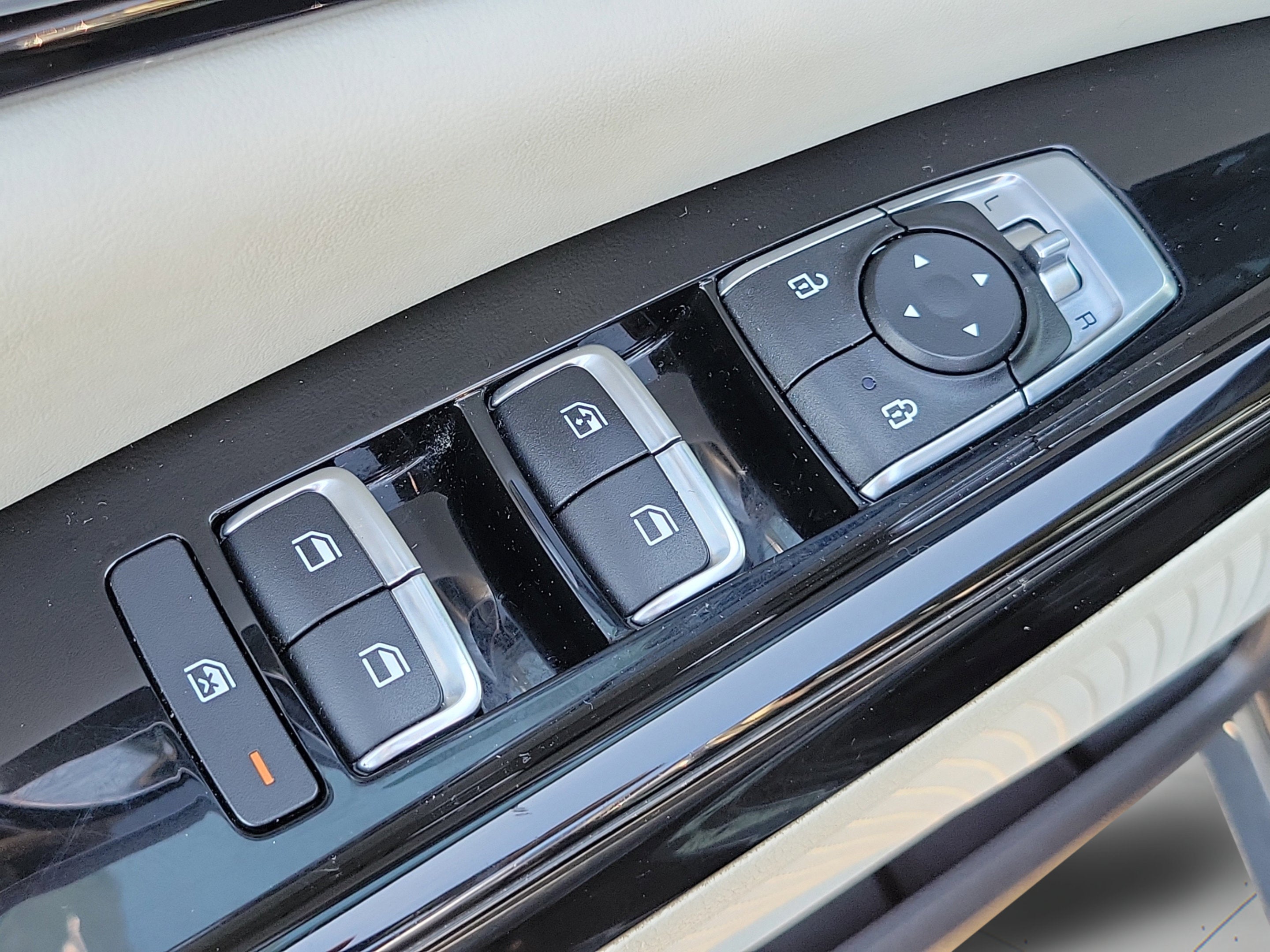 2023 Kia Carnival EX