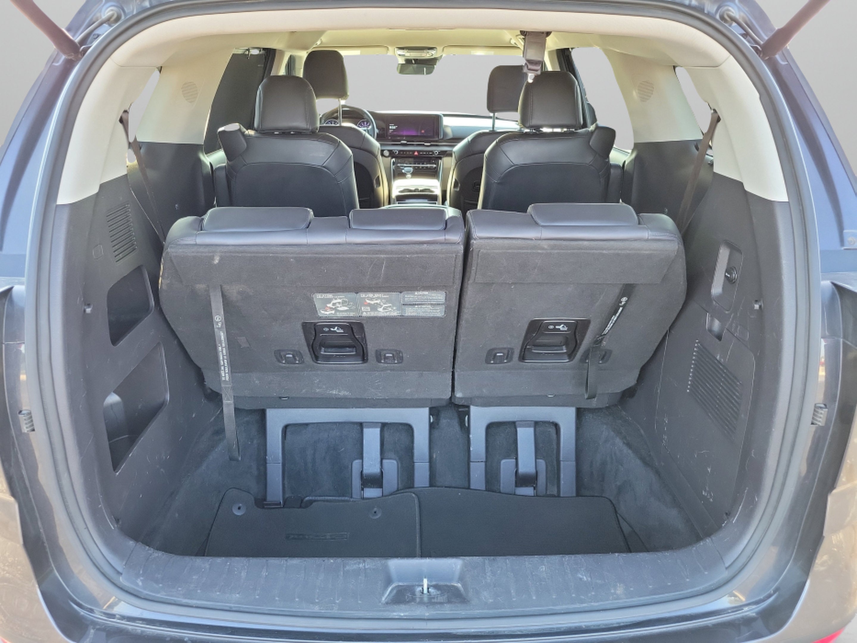 2023 Kia Carnival EX