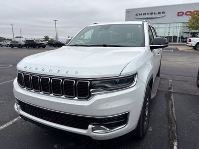 2023 Jeep Wagoneer Base