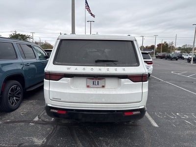 2023 Jeep Wagoneer Base