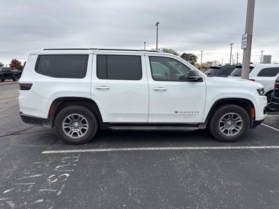 2023 Jeep Wagoneer Base