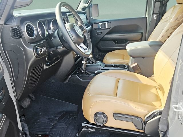 2022 Jeep Gladiator Overland