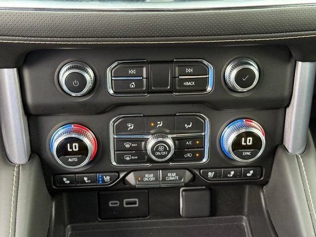 2024 GMC Yukon XL SLT