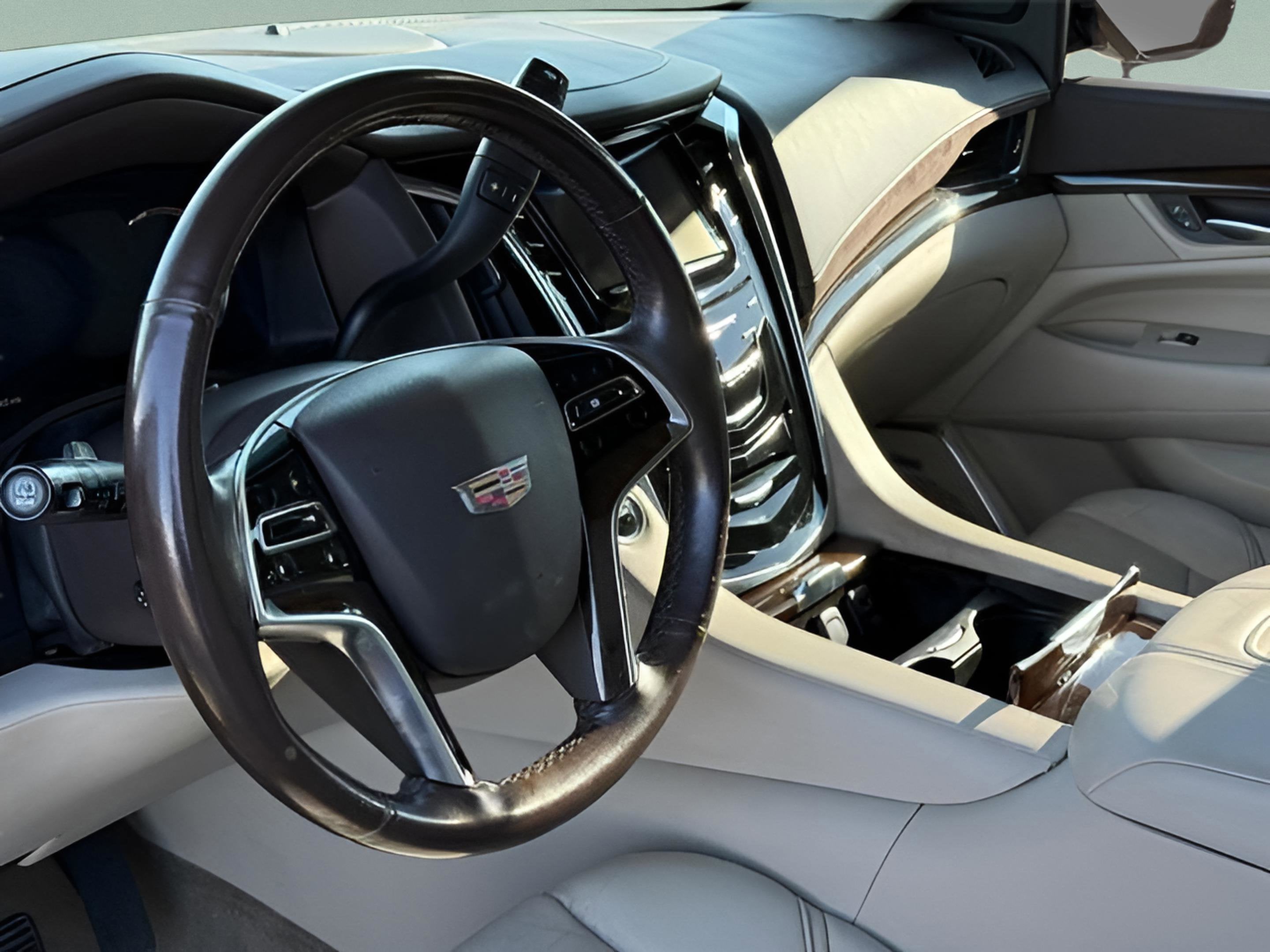 2017 Cadillac Escalade Luxury