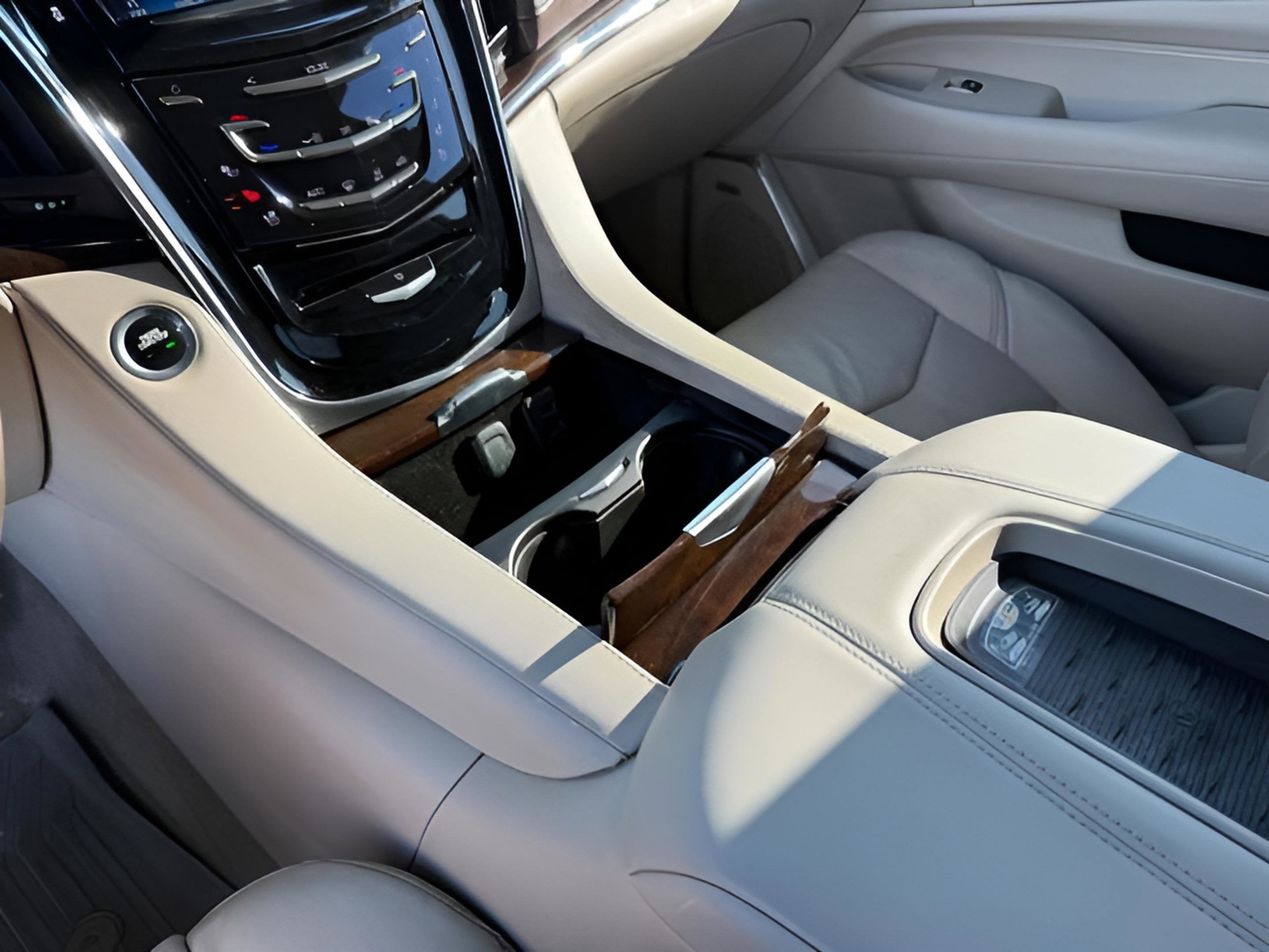 2017 Cadillac Escalade Luxury