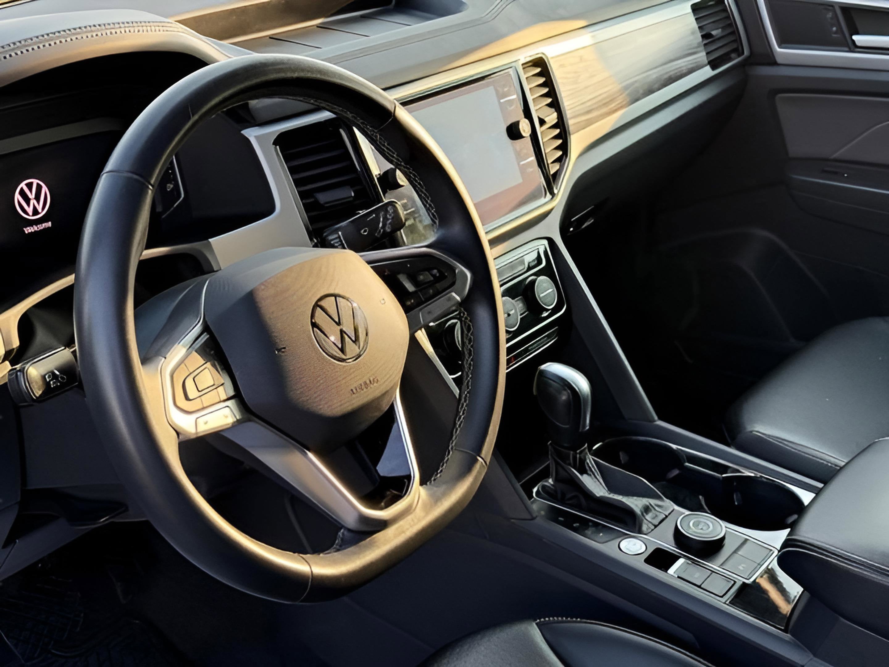 2022 Volkswagen Atlas Cross Sport 3.6L V6 SE w/Technology