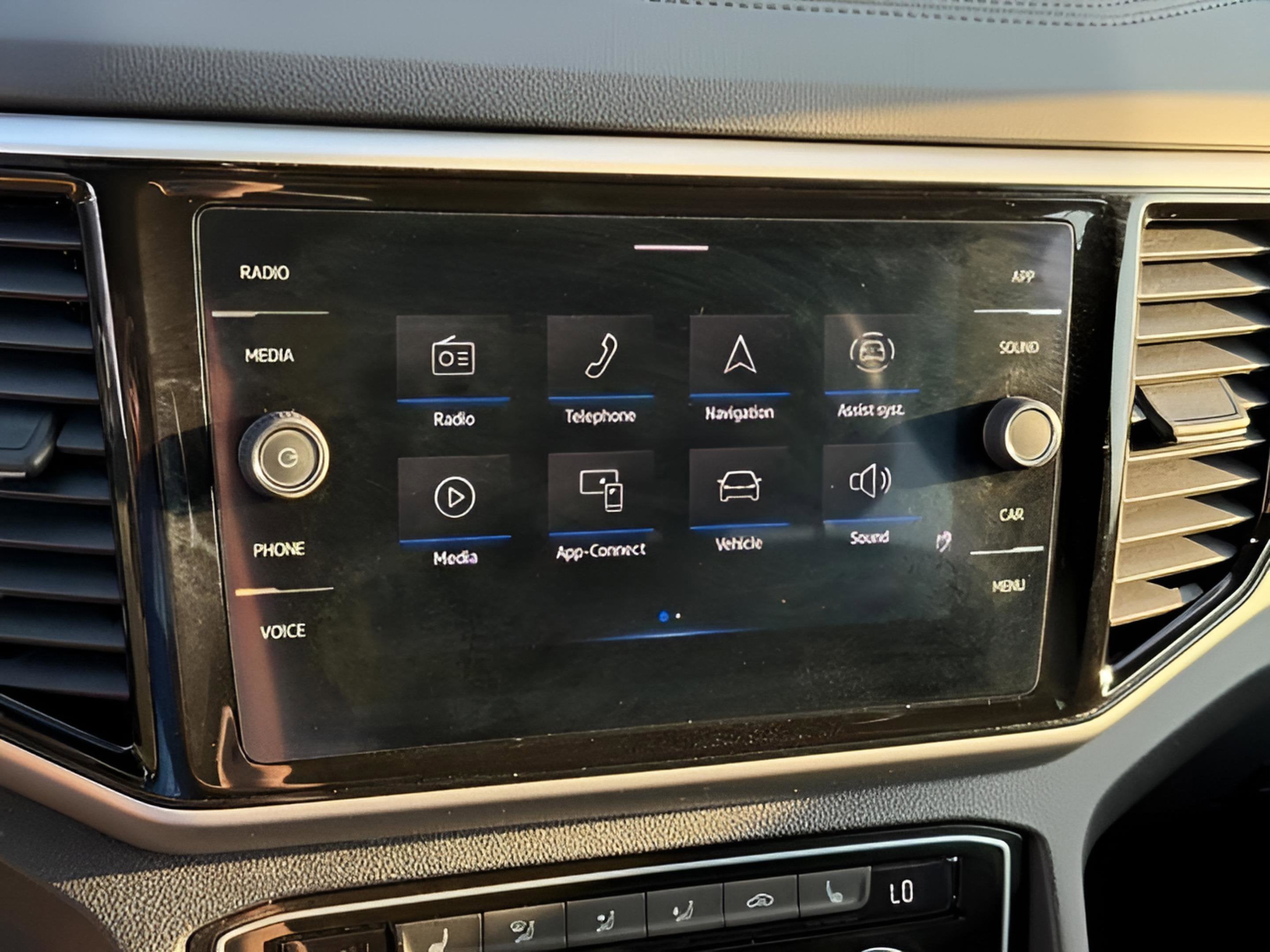2022 Volkswagen Atlas Cross Sport 3.6L V6 SE w/Technology