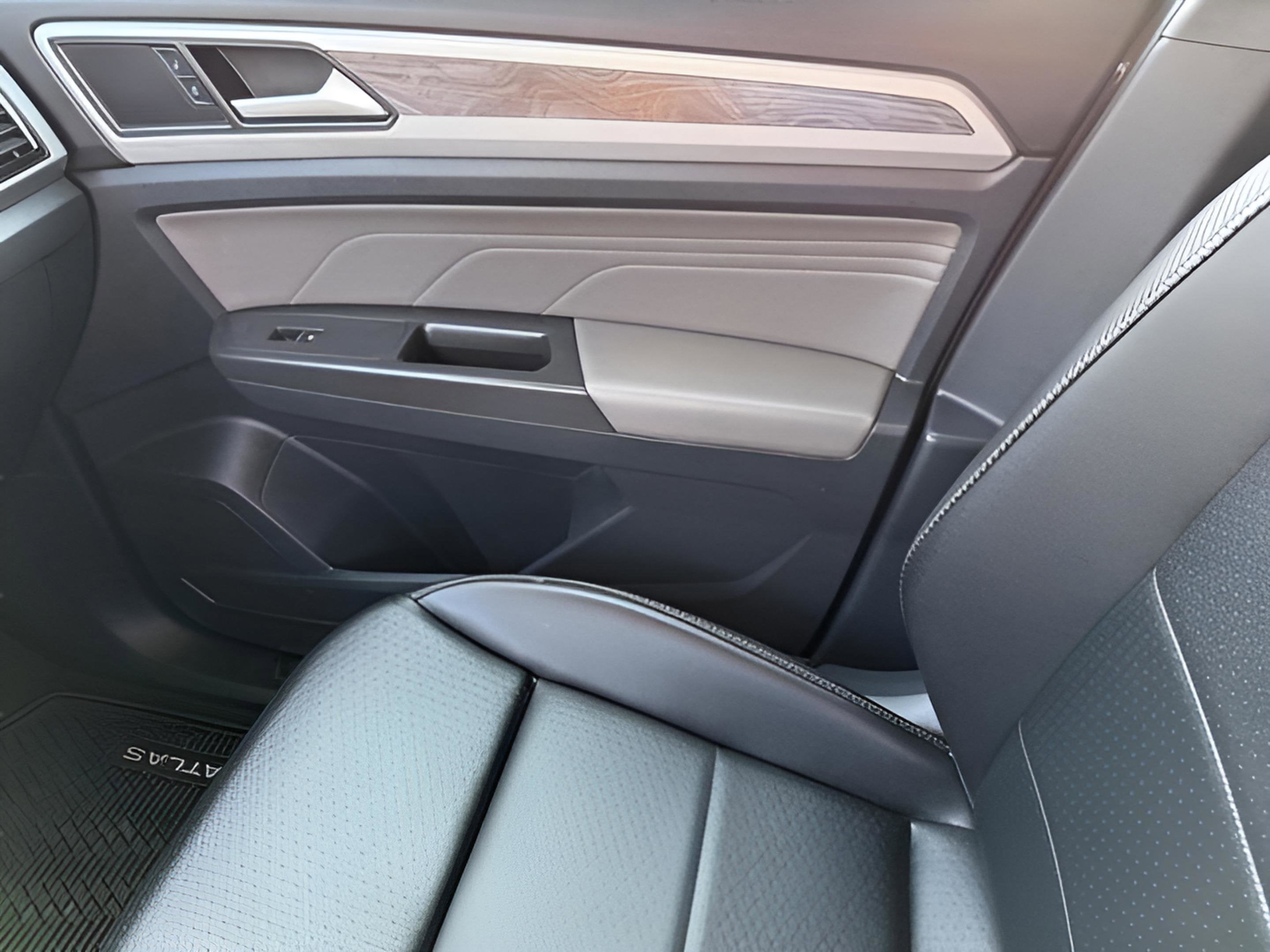 2022 Volkswagen Atlas Cross Sport 3.6L V6 SE w/Technology