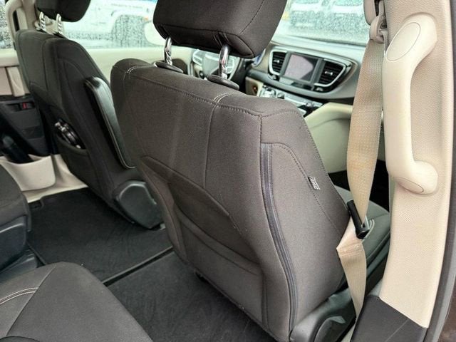 2020 Chrysler Voyager LX