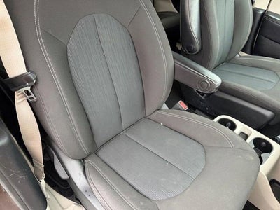 2020 Chrysler Voyager LX