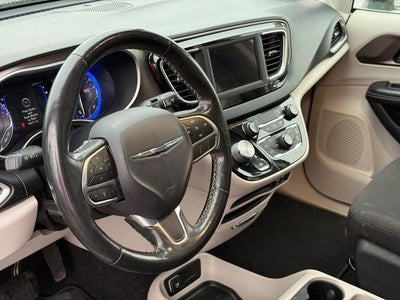 2020 Chrysler Voyager LX