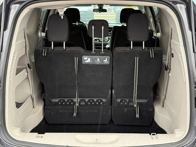 2020 Chrysler Voyager LX