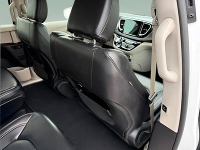 2022 Chrysler Pacifica Hybrid Touring L