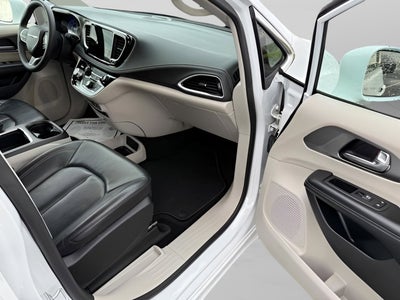 2022 Chrysler Pacifica Hybrid Touring L
