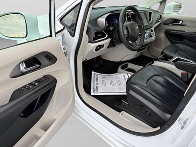 2022 Chrysler Pacifica Hybrid Touring L