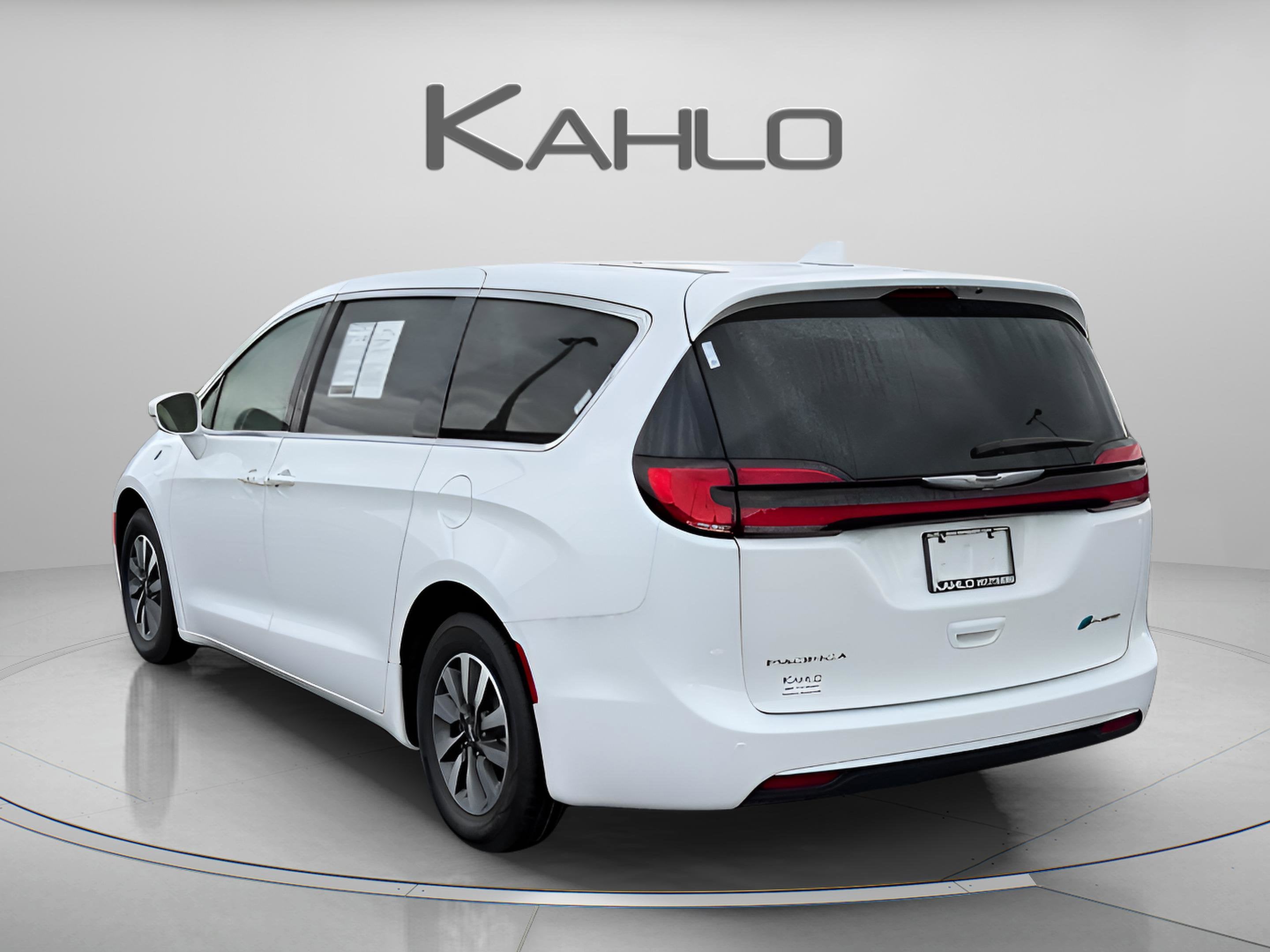 2022 Chrysler Pacifica Hybrid Touring L