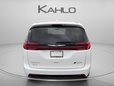 2022 Chrysler Pacifica Hybrid Touring L