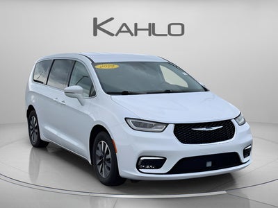 2022 Chrysler Pacifica Hybrid Touring L