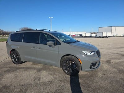 2021 Chrysler Pacifica Touring L