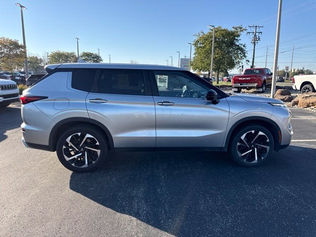 2022 Mitsubishi Outlander SE