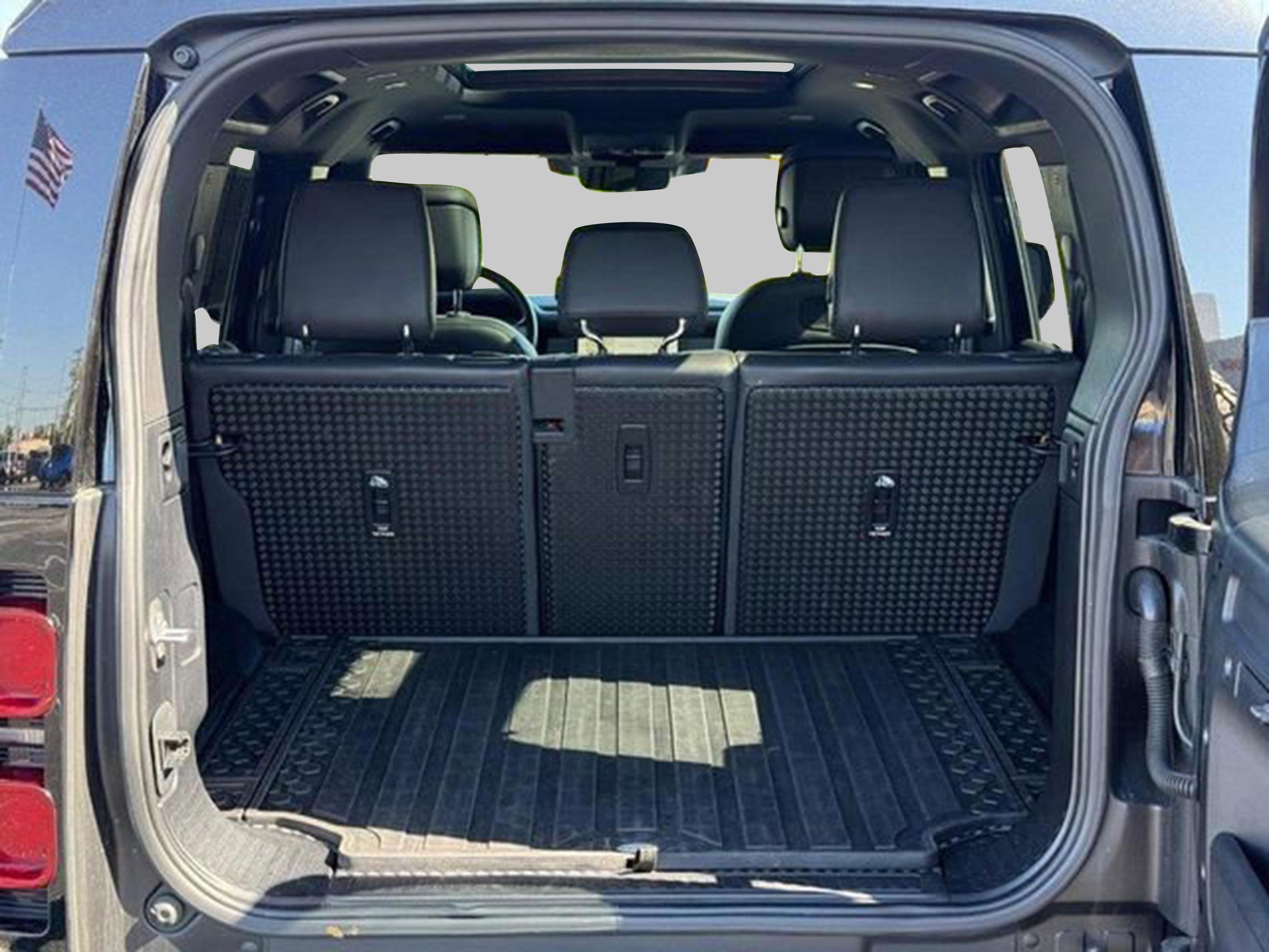 2022 Land Rover Defender X-Dynamic HSE