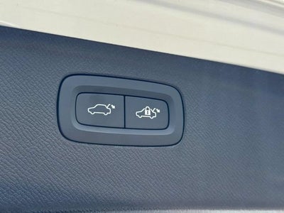 2024 Volvo XC90 Ultimate Bright Theme